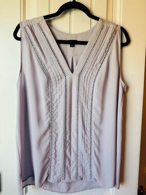 Ann Taylor Sleeveless V-Neck Blouse in Light Taupe